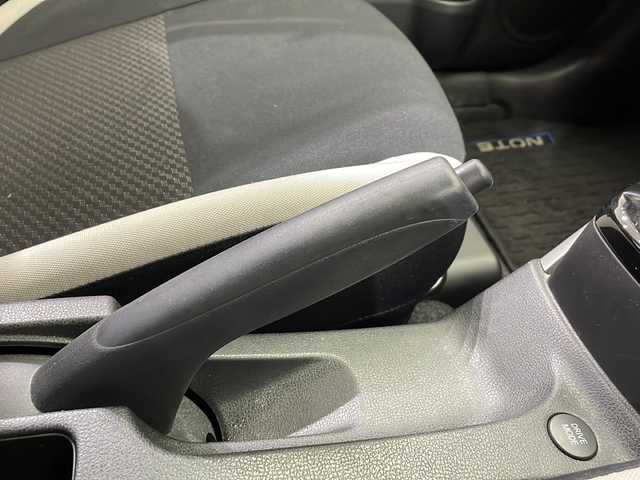 日産 ノート e－パワー X 栃木県 2018(平30)年 4.4万km インペリアルアンバーP 純正ナビ(MM317D-W)/(Bluetooth・CD・DVD)/全方位カメラ/バックカメラ/エマージェンシーブレーキ/レーンキープアシスト/前後コーナーセンサー/前方ドライブレコーダー/禁煙車/LEDヘッドライト/オートライト/ETC/スマートキー/サマータイヤ積込/社外アルミホイール/純正フロアマット