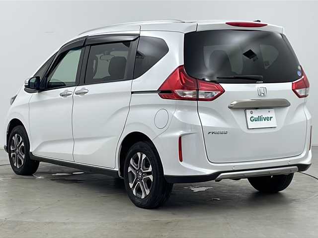 ホンダ フリード クロスター ホンダセンシング 道央・札幌 2020(令2)年 5.8万km プラチナホワイトパール ・ワンオーナー/・寒冷地仕様/・純正ナビ&CD&DVD&BT/・バックカメラ/・ホンダセンシング/・衝突被害軽減ブレーキ/・誤発進抑制機能/・後方誤発進抑制機能/・歩行者事故低減ステアリング/・路外逸脱抑制機能/・クルーズコントロール/・車線維持支援システム/・トラフィックジャムアシスト/・先行車発進お知らせ機能/・標識認識機能/・パーキングセンサーシステム/・横滑り防止装置/・アイドリングストップ/・ECONボタン/・純正前後ドライブレコーダー/・ビルトインETC/・前席シートヒーター/・ハーフレザーシート/・ルーフレール/・革巻きステアリング/・プッシュスタート/・純正フロアマット/・LEDヘッドライト/・フォグランプ/・オートライト/・スマートキー/・スペアキー/・社外AWスタッドレスタイヤ/・保証書/・取扱説明書