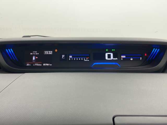 ホンダ フリード クロスター ホンダセンシング 道央・札幌 2020(令2)年 5.8万km プラチナホワイトパール ・ワンオーナー/・寒冷地仕様/・純正ナビ&CD&DVD&BT/・バックカメラ/・ホンダセンシング/・衝突被害軽減ブレーキ/・誤発進抑制機能/・後方誤発進抑制機能/・歩行者事故低減ステアリング/・路外逸脱抑制機能/・クルーズコントロール/・車線維持支援システム/・トラフィックジャムアシスト/・先行車発進お知らせ機能/・標識認識機能/・パーキングセンサーシステム/・横滑り防止装置/・アイドリングストップ/・ECONボタン/・純正前後ドライブレコーダー/・ビルトインETC/・前席シートヒーター/・ハーフレザーシート/・ルーフレール/・革巻きステアリング/・プッシュスタート/・純正フロアマット/・LEDヘッドライト/・フォグランプ/・オートライト/・スマートキー/・スペアキー/・社外AWスタッドレスタイヤ/・保証書/・取扱説明書