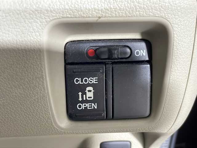 ホンダ Ｎ ＢＯＸ G Lパッケージ 沖縄県 2014(平26)年 5.6万km プレミアムブロンズパール 禁煙車　/純正７インチナビ/【ＣＤ／ＤＶＤ／ＡＭ／ＦＭ／ＢＴ／ワンセグＴＶ】　/片側パワースライドドア　/電動格納ミラー　/横滑り防止装置　/盗難防止装置　/１４インチ純正アルミ/純正フロアマット　/スマートキー