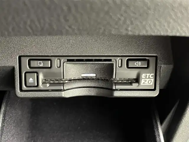 レクサス ＮＸ 250 バージョンL 熊本県 2023(令5)年 2.8万km グラファイトブラックガラスフレーク ワンオーナー　/純正14インチディスプレイオーディオ（ＡｐｐｌＣａｒＰｌａｙ・ＡｎｄｒｏｉｄＡｕｔｏ・ＢＴ・フルセグ・ＵＳＢ）/アラウンドビューモニター　/レクサスセーフティシステム/・プリクラッシュセーフティ/・プロアクティブドライビングアシスト/・レーンキープアシスト/・ロードサインアシスト/・ブラインドスポットモニター/・リアクロストラフィックアラート/・アダブティブクルーズコントロール/・先行車発進お知らせ機能/・オートハイビーム/横滑り防止/全席シートヒーター　/前席エアーシート　/前後クリアランスソナー/パワーバックドア/ステアリングヒーター/ヘッドアップディスプレイ/レザーシート/純正フロアマット/純正２０インチAW/オートライト/オートマチックハイビーム/フォグライト/スマートキー/プッシュスタート/スペアキー1本