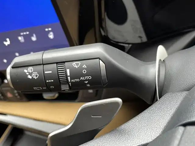 レクサス ＮＸ 250 バージョンL 熊本県 2023(令5)年 2.8万km グラファイトブラックガラスフレーク ワンオーナー　/純正14インチディスプレイオーディオ（ＡｐｐｌＣａｒＰｌａｙ・ＡｎｄｒｏｉｄＡｕｔｏ・ＢＴ・フルセグ・ＵＳＢ）/アラウンドビューモニター　/レクサスセーフティシステム/・プリクラッシュセーフティ/・プロアクティブドライビングアシスト/・レーンキープアシスト/・ロードサインアシスト/・ブラインドスポットモニター/・リアクロストラフィックアラート/・アダブティブクルーズコントロール/・先行車発進お知らせ機能/・オートハイビーム/横滑り防止/全席シートヒーター　/前席エアーシート　/前後クリアランスソナー/パワーバックドア/ステアリングヒーター/ヘッドアップディスプレイ/レザーシート/純正フロアマット/純正２０インチAW/オートライト/オートマチックハイビーム/フォグライト/スマートキー/プッシュスタート/スペアキー1本