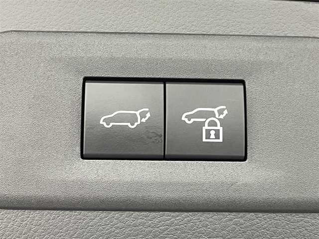 レクサス ＮＸ 250 バージョンL 熊本県 2023(令5)年 2.8万km グラファイトブラックガラスフレーク ワンオーナー　/純正14インチディスプレイオーディオ（ＡｐｐｌＣａｒＰｌａｙ・ＡｎｄｒｏｉｄＡｕｔｏ・ＢＴ・フルセグ・ＵＳＢ）/アラウンドビューモニター　/レクサスセーフティシステム/・プリクラッシュセーフティ/・プロアクティブドライビングアシスト/・レーンキープアシスト/・ロードサインアシスト/・ブラインドスポットモニター/・リアクロストラフィックアラート/・アダブティブクルーズコントロール/・先行車発進お知らせ機能/・オートハイビーム/横滑り防止/全席シートヒーター　/前席エアーシート　/前後クリアランスソナー/パワーバックドア/ステアリングヒーター/ヘッドアップディスプレイ/レザーシート/純正フロアマット/純正２０インチAW/オートライト/オートマチックハイビーム/フォグライト/スマートキー/プッシュスタート/スペアキー1本