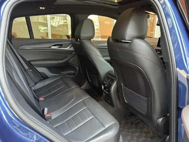 ＢＭＷ ＢＭＷ Ｘ４ xDrive 20d Mスポーツ 宮城県 2023(令5)年 2.2万km 青 ワンオーナー/アクティブクルーズコントロール/レーンキープアシスト/レーンチェンジアシスト/パノラマガラスサンルーフ/harmon/kardonサウンドシステム/ヘッドアップディスプレイ/iDriveナビゲーションシステム/フルセグTV/トップビューカメラ/ブラックレザーシート/全席シートヒーター/メモリ機能付きパワーシート/ステアリングヒーター/LEDヘッドライト/オートライト/アンビエントライト/置くだけ充電機能/純正19インチAW/コンフォートアクセス/パワーバックドア