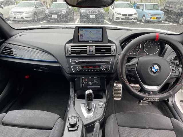 ＢＭＷ １１６ｉ Mスポーツ 大阪府 2012(平24)年 15.7万km 白 純正ナビ/プッシュスタート/スマートキー/ETC