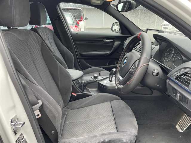 ＢＭＷ １１６ｉ Mスポーツ 大阪府 2012(平24)年 15.7万km 白 純正ナビ/プッシュスタート/スマートキー/ETC