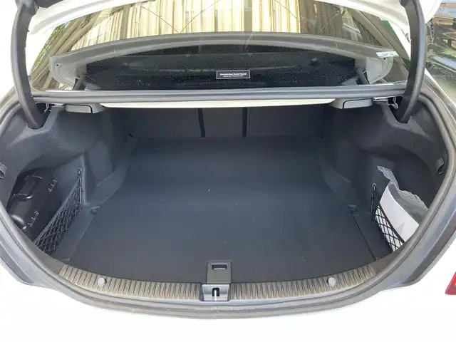 メルセデス・ベンツ Ｃ２００ アバンギャルド AMGライン 宮城県 2018(平30)年 2.5万km ポーラホワイト /純正メモリナビ//CD/DVD/BT/SD/フルセグテレビ//バックカメラ//レーダークルーズコントロール//パドルシフト//レーンキープアシスト//ステアリングパイロット//ブラインドスポットモニター//レザーシート//前席パワーシート/シートヒーター//LEDヘッドライト//スマートキーx2