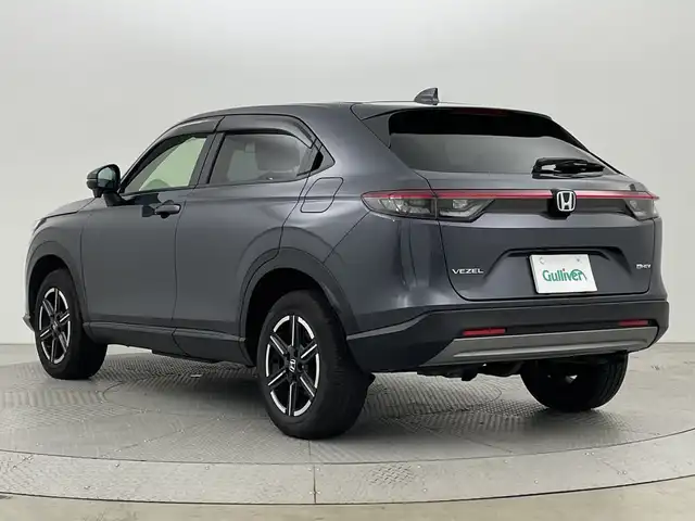 ホンダ ヴェゼル ハイブリッド e:HEV X 新潟県 2024(令6)年 8万km メテオロイドグレーメタリック 4WD/CMBS/純正SDナビ/　CD/DVD/Bluetooth/フルセグTV/バックカメラ/レーダークルーズコントロール/LEDヘッドライト/フォグランプ/シートヒーター/純正16インチアルミホイール/パドルシフト/チップアップシート/レーンキープアシスト/踏み間違い衝突軽減システム/前後ドラレコ/サイドミラーヒーター/電格ミラー/ウィンカーミラー/スマートキー/ビルトインETC