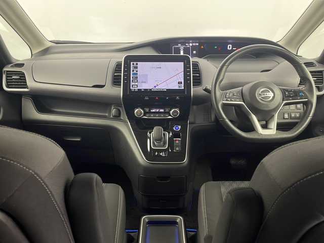 日産 セレナ e－パワー ハイウェイスター V 埼玉県 2021(令3)年 5.4万km ダイヤモンドブラック 後席モニター　/純正ＳＤナビ/　AM/FM/CD/DVD/BT　/全方位カメラ　/ＢＳＭ　/ドライブレコーダー　/デジタルインナーミラー　/プロパイロット　/エマージェンシーブレーキ　/両側パワースライドドア　/ビルトインＥＴＣ　/ブレードホールド/コーナーセンサー/電子パーキング/純正アルミホイール/純正フロアマット/ロールサンシェード/LEDヘッドライト/フォグランプ/オートライト/プッシュスタート/スマートキー