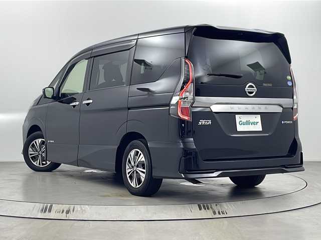 日産 セレナ e－パワー ハイウェイスター V 埼玉県 2021(令3)年 5.4万km ダイヤモンドブラック 後席モニター　/純正ＳＤナビ/　AM/FM/CD/DVD/BT　/全方位カメラ　/ＢＳＭ　/ドライブレコーダー　/デジタルインナーミラー　/プロパイロット　/エマージェンシーブレーキ　/両側パワースライドドア　/ビルトインＥＴＣ　/ブレードホールド/コーナーセンサー/電子パーキング/純正アルミホイール/純正フロアマット/ロールサンシェード/LEDヘッドライト/フォグランプ/オートライト/プッシュスタート/スマートキー