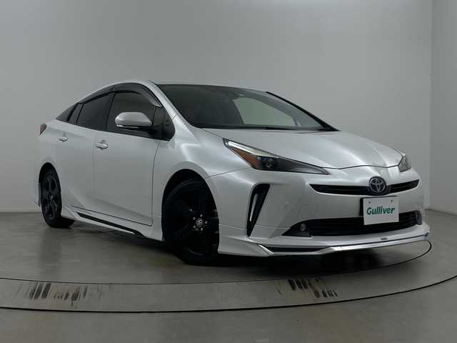 トヨタ プリウス S ツーリングセレ ブラックED 埼玉県 2022(令4)年 2.6万km プラチナホワイトパールマイカ 純正モデリスタエアロ/純正ナビ/(Bluetooth/USB/AM/FM)/地デジフルセグ/全方位カメラ/ETC2.0/AC100V/アダプティブクルーズコントロール/衝突軽減ブレーキ/車線逸脱警報/オートマチックハイビーム/クリアランスソナー/ドライブモードセレクト/運転席・助手席シートヒーター/プッシュスタート/ステアリングリモコン/ウィンカー・電動格納ミラー/フロントフォグランプ/純正ドアバイザー/純正17インチアルミホイール