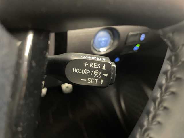 トヨタ プリウス S ツーリングセレ ブラックED 埼玉県 2022(令4)年 2.6万km プラチナホワイトパールマイカ 純正モデリスタエアロ/純正ナビ/(Bluetooth/USB/AM/FM)/地デジフルセグ/全方位カメラ/ETC2.0/AC100V/アダプティブクルーズコントロール/衝突軽減ブレーキ/車線逸脱警報/オートマチックハイビーム/クリアランスソナー/ドライブモードセレクト/運転席・助手席シートヒーター/プッシュスタート/ステアリングリモコン/ウィンカー・電動格納ミラー/フロントフォグランプ/純正ドアバイザー/純正17インチアルミホイール