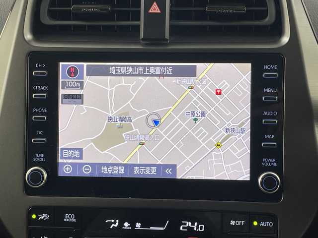 トヨタ プリウス S ツーリングセレ ブラックED 埼玉県 2022(令4)年 2.6万km プラチナホワイトパールマイカ 純正モデリスタエアロ/純正ナビ/(Bluetooth/USB/AM/FM)/地デジフルセグ/全方位カメラ/ETC2.0/AC100V/アダプティブクルーズコントロール/衝突軽減ブレーキ/車線逸脱警報/オートマチックハイビーム/クリアランスソナー/ドライブモードセレクト/運転席・助手席シートヒーター/プッシュスタート/ステアリングリモコン/ウィンカー・電動格納ミラー/フロントフォグランプ/純正ドアバイザー/純正17インチアルミホイール