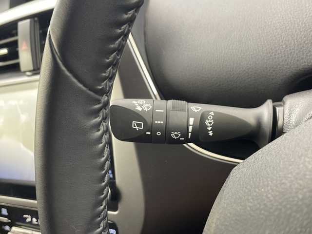 トヨタ プリウス S ツーリングセレ ブラックED 埼玉県 2022(令4)年 2.6万km プラチナホワイトパールマイカ 純正モデリスタエアロ/純正ナビ/(Bluetooth/USB/AM/FM)/地デジフルセグ/全方位カメラ/ETC2.0/AC100V/アダプティブクルーズコントロール/衝突軽減ブレーキ/車線逸脱警報/オートマチックハイビーム/クリアランスソナー/ドライブモードセレクト/運転席・助手席シートヒーター/プッシュスタート/ステアリングリモコン/ウィンカー・電動格納ミラー/フロントフォグランプ/純正ドアバイザー/純正17インチアルミホイール