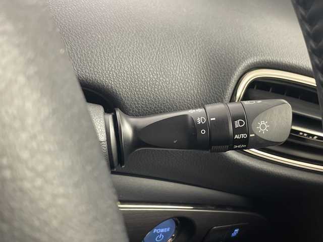 トヨタ プリウス S ツーリングセレ ブラックED 埼玉県 2022(令4)年 2.6万km プラチナホワイトパールマイカ 純正モデリスタエアロ/純正ナビ/(Bluetooth/USB/AM/FM)/地デジフルセグ/全方位カメラ/ETC2.0/AC100V/アダプティブクルーズコントロール/衝突軽減ブレーキ/車線逸脱警報/オートマチックハイビーム/クリアランスソナー/ドライブモードセレクト/運転席・助手席シートヒーター/プッシュスタート/ステアリングリモコン/ウィンカー・電動格納ミラー/フロントフォグランプ/純正ドアバイザー/純正17インチアルミホイール