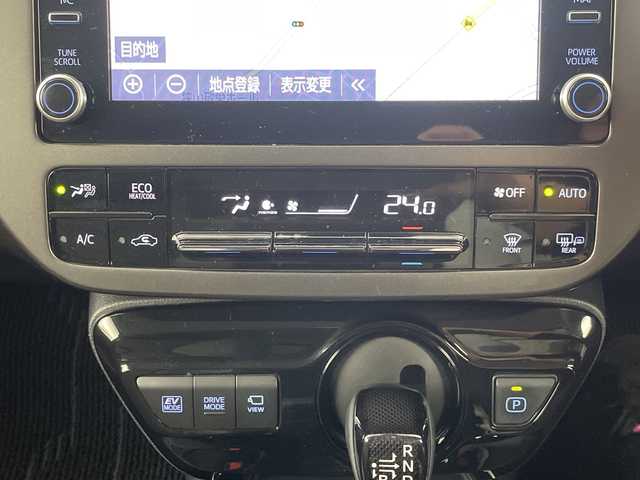 トヨタ プリウス S ツーリングセレ ブラックED 埼玉県 2022(令4)年 2.6万km プラチナホワイトパールマイカ 純正モデリスタエアロ/純正ナビ/(Bluetooth/USB/AM/FM)/地デジフルセグ/全方位カメラ/ETC2.0/AC100V/アダプティブクルーズコントロール/衝突軽減ブレーキ/車線逸脱警報/オートマチックハイビーム/クリアランスソナー/ドライブモードセレクト/運転席・助手席シートヒーター/プッシュスタート/ステアリングリモコン/ウィンカー・電動格納ミラー/フロントフォグランプ/純正ドアバイザー/純正17インチアルミホイール