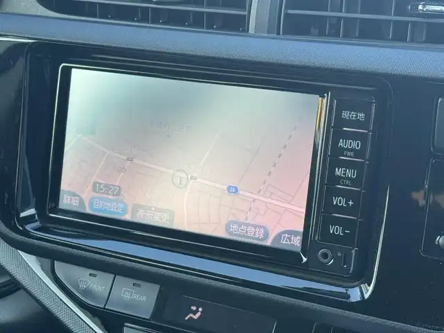 トヨタ アクア 滋賀県 2017(平29)年 8万km ライムホワイトパールクリスタルシャイン ワンオーナー/純正ナビ/　地デジ Bluetooth CD DVD SD/バックカメラ/Toyota Safety Sense C/プリクラッシュセーフティシステム/（レーザーレーダー＋単眼カメラ方式）/レーンディパーチャーアラート/オートマチックハイビーム/ドライブレコーダー/ヘッドライトレベライザー /スマートキー×2/プッシュスタート/純正フロアマット/純正ドアバイザー/