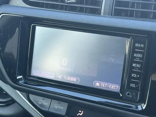 トヨタ アクア 滋賀県 2017(平29)年 8万km ライムホワイトパールクリスタルシャイン ワンオーナー/純正ナビ/　地デジ Bluetooth CD DVD SD/バックカメラ/Toyota Safety Sense C/プリクラッシュセーフティシステム/（レーザーレーダー＋単眼カメラ方式）/レーンディパーチャーアラート/オートマチックハイビーム/ドライブレコーダー/ヘッドライトレベライザー /スマートキー×2/プッシュスタート/純正フロアマット/純正ドアバイザー/