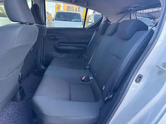 トヨタ アクア 滋賀県 2017(平29)年 8万km ライムホワイトパールクリスタルシャイン ワンオーナー/純正ナビ/　地デジ Bluetooth CD DVD SD/バックカメラ/Toyota Safety Sense C/プリクラッシュセーフティシステム/（レーザーレーダー＋単眼カメラ方式）/レーンディパーチャーアラート/オートマチックハイビーム/ドライブレコーダー/ヘッドライトレベライザー /スマートキー×2/プッシュスタート/純正フロアマット/純正ドアバイザー/