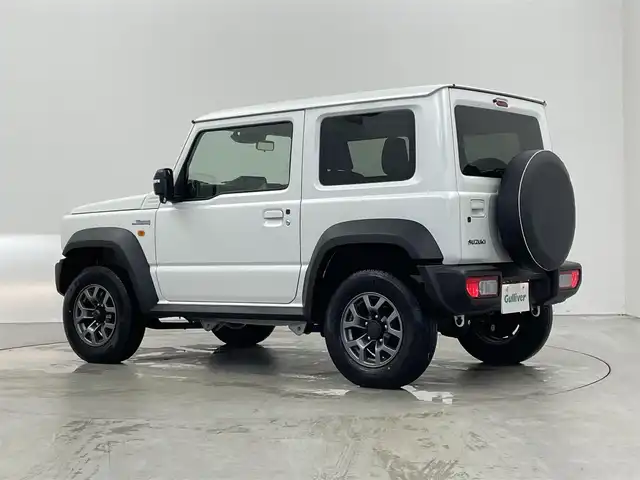 スズキ ジムニー シエラ JC 埼玉県 2023(令5)年 0.7万km ピュアホワイトP 社外９型ナビ　/ＭＴ車　/４ＷＤ　/スズキセーフティーサポート　/衝突軽減　/車線抑制　/ステアリングスイッチ　/ドライブレコーダー　/ＥＴＣ　/ＬＥＤヘッドライト　/フォグライト　/オートライト　/純正ＡＷ　