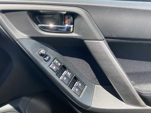 スバル フォレスター 2．0i－L 福島県 2013(平25)年 11.1万km クリスタルブラックシリカ ワンオーナー/4WD/社外HDDナビ/・AVIC-ZH77/DVD、CD、MSV、BT、フルセグTV/前席パワーシート＆シートヒーター/クルーズコントロール/バックカメラ/ビルトインETC/フロアマット/スマートキー/プッシュスタート/オートライト/キセノンライト/フォグランプ/バックフォグ/純正17インチアルミホイール/保証書/取扱説明書