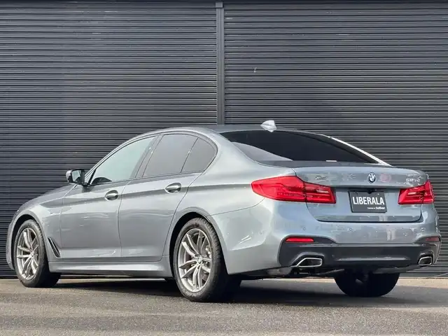 ＢＭＷ ５２３ｄ xDrive Mスピリット 山梨県 2020(令2)年 2.6万km ガンＭ ハイライン/白革/インテリジェントS/純正HDDナビ/フルセグTV/全周囲カメラ/アンビエントL/Pシート/４Zシートヒーター/前後ドラレコ/アダプティブLED/Aハイビーム/保証書/記録簿/スペアキー/HUD