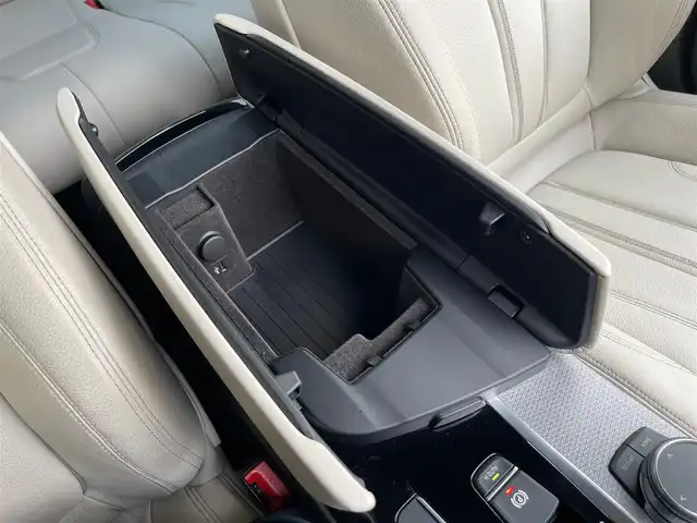 ＢＭＷ ５２３ｄ xDrive Mスピリット 山梨県 2020(令2)年 2.6万km ガンＭ ハイライン/白革/インテリジェントS/純正HDDナビ/フルセグTV/全周囲カメラ/アンビエントL/Pシート/４Zシートヒーター/前後ドラレコ/アダプティブLED/Aハイビーム/保証書/記録簿/スペアキー/HUD