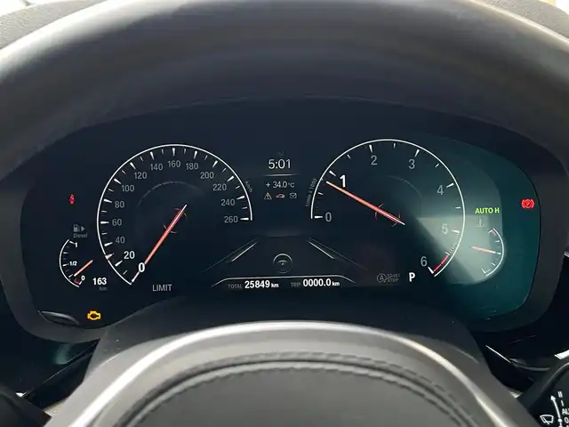 ＢＭＷ ５２３ｄ xDrive Mスピリット 山梨県 2020(令2)年 2.6万km ガンＭ ハイライン/白革/インテリジェントS/純正HDDナビ/フルセグTV/全周囲カメラ/アンビエントL/Pシート/４Zシートヒーター/前後ドラレコ/アダプティブLED/Aハイビーム/保証書/記録簿/スペアキー/HUD