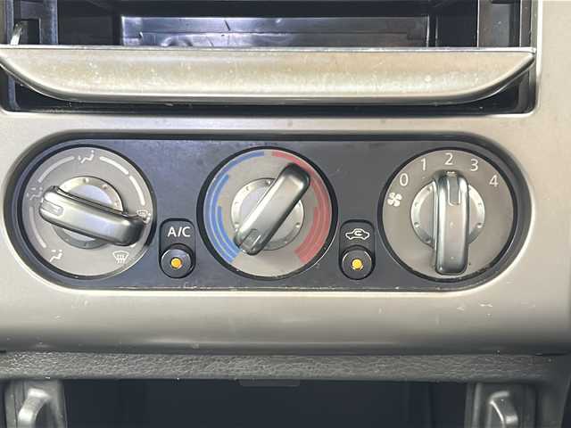 日産 エクストレイル アクシス 宮城県 2004(平16)年 12万km ホワイトパール ４WD/純正ナビ/CD.DVD.MD/ワンセグTV/シートヒーターD.N/純正フロアマッド/社外15インチAW/ドアバイザー/エンジンスターター