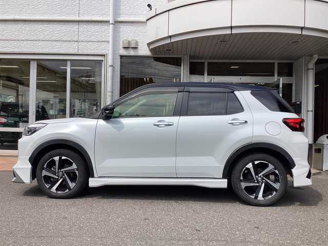 トヨタ ライズ Z 大分県 2022(令4)年 4.2万km ブラックマイカメタリック/シャイニングホワイトパール ワンオーナー/純正ディスプレイオーディオ/フルセグテレビ/パノラミックビューモニター/Bluetooth/アイドリングストップ/ウィンカーミラー/クルーズコントロール/プッシュスタート/ビルトインETC/シートヒーター/レザーステアリング/衝突軽減ブレーキ