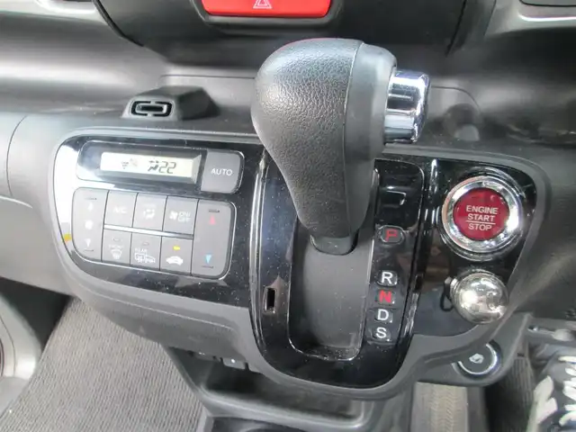 ホンダ Ｎ ＢＯＸ スラッシュ X ターボパッケージ 千葉県 2016(平28)年 5.2万km クリスタルブラックパール 純正SDナビ、フルセグTV/バックカメラ/オーディオ【CD/DVD/SD/BT】/サウンドマッピングシステム/あんしんパッケージ/HIDヘッドライト&イエローフォグ/純正15インチAW（社外AWサマータイヤ４本有）/ウィンカードアミラー/前席シートヒーター/ステアリングヒーター/クルーズコントロール/パドルシフト付きステアリングスイッチ/プッシュスタート/スマートキー/前方ドライブレコーダー/ビルトインETC/純正フロアマット＆ドアバイザー/整備記録簿(R1/3/5有）/新車保証書/取扱説明書/ナビ取扱説明書