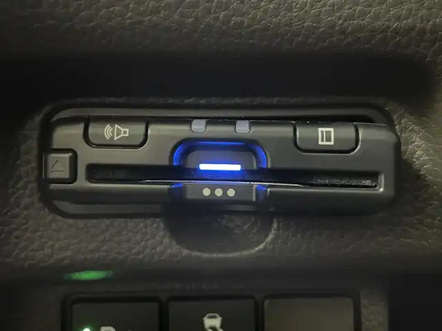 ホンダ Ｎ ＢＯＸ L 富山県 2022(令4)年 3.3万km プラチナホワイトパール 社外ナビ（AM/FM/CD/BT/ワンセグ）/バックカメラ/ETC/片側パワースライドドア/シートヒーター/衝突被害軽減システム/レーダークルーズコントロール/レーンキープアシスト/コーナーセンサー/横滑り防止装置/アイドリングストップ/純正フロアマット/オートLEDライト/オートホールド付電子パーキング/スマートキー/スペアキー
