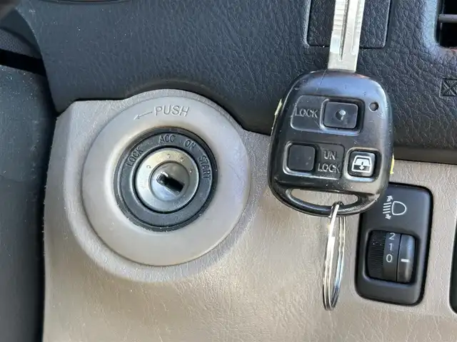 トヨタ ハイラックス サーフ SSR－X 滋賀県 2007(平19)年 15.5万km ホワイトパールクリスタルシャイン 純正HDDナビ/(AM FM CD DVD)/バックカメラ/バックドアパワーウインドウ/電動格納ミラー/ドアバイザー/ETC/LEDヘッドライト/オートライト/ルーフレール/純正フロアマット