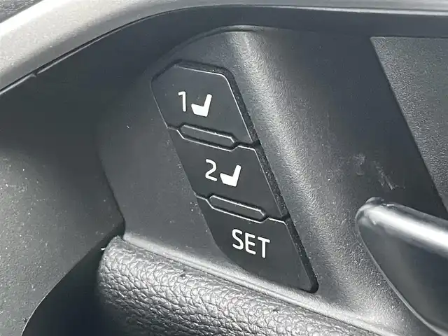 トヨタ ＲＡＶ４ ハイブリッドG 滋賀県 2023(令5)年 5.3万km アティチュードブラックマイカ ワンオーナー/モデリスタフルエアロ/10.5インチディスプレイオーディオ/・ナビ機能/フルセグ/TVキャンセラー/・FM/AM/Bluetooth/USB/全方位カメラ/純正ドライブレコーダー/デジタルインナーミラー/ビルトインETC2.0/レザーシート/パワーシート/メモリシート/シートベンチレーション/革巻きステアリング/ハンドルヒーター/パワーバックドア/オートブレーキホールド/レーダークルーズコントロール/クリアランスソナー/プリクラッシュセーフティ/レーントレーシングアシスト/ロードサインアシスト/ドライバー異常時対応システム/アクティブドライビングアシスト/発進遅れ告知機能/低速時加速抑制機能/緊急時操舵支援（アクティブ操舵機能付）/フロントクロストラフィックアラート/レーンチェンジアシスト/パーキングサポートブレーキ/アイドリングストップ/LEDヘッドライト/オートライト/アダプティブハイビームシステム/フォグランプ/電格ウィンカーミラー/プッシュスタート/スマートキー×２