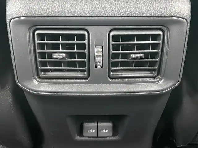 トヨタ ＲＡＶ４ ハイブリッドG 滋賀県 2023(令5)年 5.3万km アティチュードブラックマイカ ワンオーナー/モデリスタフルエアロ/10.5インチディスプレイオーディオ/・ナビ機能/フルセグ/TVキャンセラー/・FM/AM/Bluetooth/USB/全方位カメラ/純正ドライブレコーダー/デジタルインナーミラー/ビルトインETC2.0/レザーシート/パワーシート/メモリシート/シートベンチレーション/革巻きステアリング/ハンドルヒーター/パワーバックドア/オートブレーキホールド/レーダークルーズコントロール/クリアランスソナー/プリクラッシュセーフティ/レーントレーシングアシスト/ロードサインアシスト/ドライバー異常時対応システム/アクティブドライビングアシスト/発進遅れ告知機能/低速時加速抑制機能/緊急時操舵支援（アクティブ操舵機能付）/フロントクロストラフィックアラート/レーンチェンジアシスト/パーキングサポートブレーキ/アイドリングストップ/LEDヘッドライト/オートライト/アダプティブハイビームシステム/フォグランプ/電格ウィンカーミラー/プッシュスタート/スマートキー×２