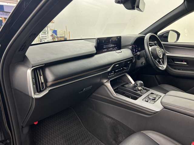 マツダ ＣＸ－６０ ＰＨＥＶ エクスクルーシブスポーツ 兵庫県 2023(令5)年 2.6万km ジェットブラックマイカ ・ドライバーパーソナライゼーションシステムパッケージ/・パノラマサンルーフ/・純正12.3インチナビ/TV/Bluetooth/USB/HDMI/Apple CarPlay/Android Auto/・全方位カメラ/・BOSEサウンドシステム/・前後ドライブレコーダー/・スマートブレーキサポート/・レーンキープアシスト/・レーダークルーズコントロール/・アダプティブLEDヘッドライト/・誤発進抑制制御/・ロードキープアシスト/・ドライバー異常対応システム/・ブラインドスポットモニタリング/・ヘッドアップディスプレイ/・レザーシート/・全席シートヒーター/・前席シートベンチレーション/・前席パワーシート（運転席メモリ付）/・ステアリングヒーター/・置くだけ充電/・パワーバックドア/・ヒルディセントコントロール/・クリアランスソナー/・LEDヘッドライト/・オートライト/・フォグランプ/・スマートキー