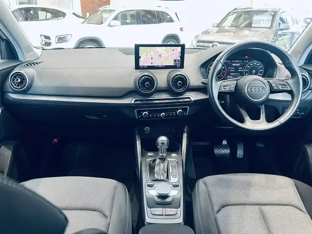 アウディ Ｑ２ ハッシュタグ ブラックスタイリング 大阪府 2019(平31)年 3.7万km 白 375台限定/ACC/バーチャルコックピット/純正ナビ/TV/バックカメラ/シートヒーター/純正18インチAW/電動リアゲート/サイドアシスト/クリアランスソナー/ETC/ドラレコ