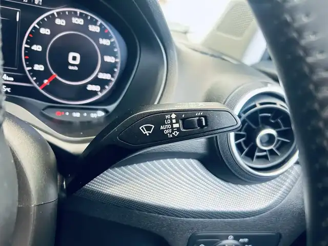 アウディ Ｑ２ ハッシュタグ ブラックスタイリング 大阪府 2019(平31)年 3.7万km 白 375台限定/ACC/バーチャルコックピット/純正ナビ/TV/バックカメラ/シートヒーター/純正18インチAW/電動リアゲート/サイドアシスト/クリアランスソナー/ETC/ドラレコ
