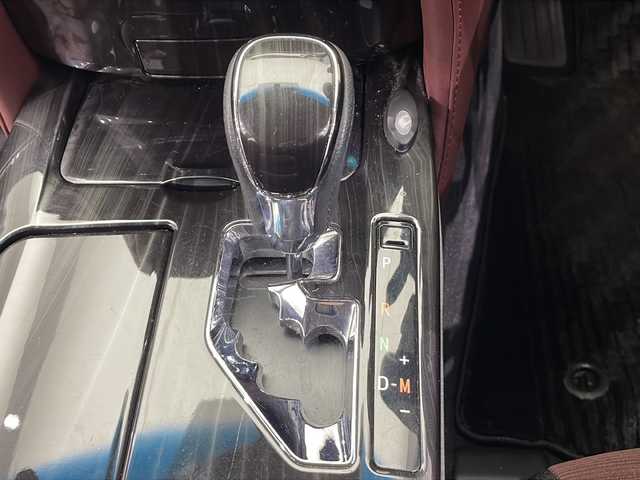 トヨタ クラウン アスリート S-T 栃木県 2015(平27)年 1.1万km ホワイトパールクリスタルシャイン 純正メーカーオプションナビ/(CD/DVD/USB/AUX/フルセグTV/Bluetooth)/バックカメラ/前後クリアランスソナー/ETC/LEDヘッドライト/パドルシフト/スペアタイヤ/ウィンカーミラー/ドアバイザー/保証書・取説有り
