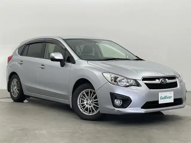 スバル インプレッサ スポーツ 2．0i 富山県 2014(平26)年 4.9万km アイスシルバーメタリック 純正ナビ（CN-R300WD）/　　ーーCD、DVD、bluetooth/フルセグTV/バックカメラ/ETC/純正AW付きサマータイヤセット積込み/キーレス /クルーズコントロール/パドルシフト/純正マット・社外バイザー/スペアキー