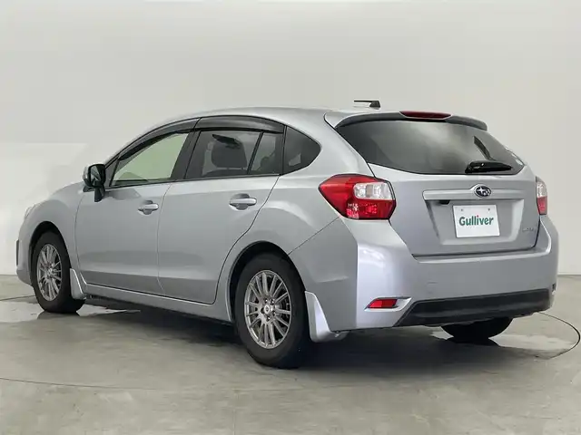 スバル インプレッサ スポーツ 2．0i 富山県 2014(平26)年 4.9万km アイスシルバーメタリック 純正ナビ（CN-R300WD）/　　ーーCD、DVD、bluetooth/フルセグTV/バックカメラ/ETC/純正AW付きサマータイヤセット積込み/キーレス /クルーズコントロール/パドルシフト/純正マット・社外バイザー/スペアキー
