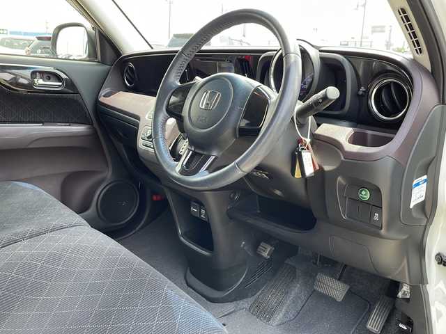 ホンダ Ｎ ＯＮＥ プレミアム Lパッケージ 新潟県 2013(平25)年 2.6万km プレミアムホワイトパール 4WD/純正ディスプレィオーディオ/CD/BT/USB/バックカメラ/ベンチシート/スマートキー/プッシュスタート/キセノンヘッドライト/オートライト/フォグランプ/純正14インチアルミホイール