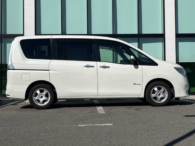 日産 セレナ 20X S HV Aセーフティ 和歌山県 2014(平26)年 3.5万km ブリリアントホワイトパール 純正ナビ/アラウンドビューモニター/エマージェンシーブレーキ/クルーズコントロール/レーンキープ/横滑り防止機能/ビルトインETC/前後ドライブレコーダー/純正フロアマット/アイドリングストップ/電動格納ミラー