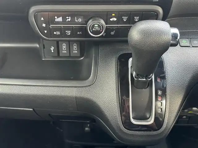 ホンダ Ｎ ＢＯＸ カスタム L 岡山県 2021(令3)年 4.8万km クリスタルブラックパール 純正メモリナビ　VXM-215Ci/Bluetooth、AM、FM、CD/バックカメラ/ETC/前席シートヒーター/片側パワースライドドア/レーダー探知機/ドライブレコーダー/プッシュスタート/ホンダセンシング/レーダークルーズコントロール/LEDヘッドライトフルセグテレビ