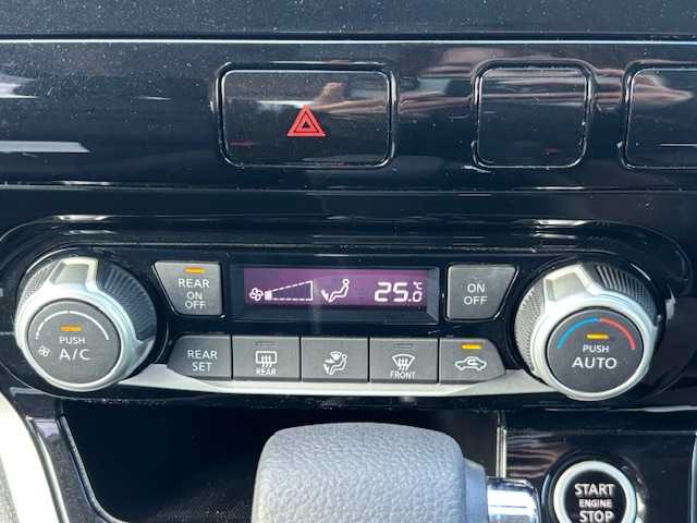 日産 セレナ ハイウェイスター プロパイロットED 宮城県 2017(平29)年 8.2万km カシミヤグレージュ 登録時走行距離　８１８７７ｋｍ/プッシュスタート/オートホールド/Wエアコン/ETC２．０/プロパイロット/コンフォートフラッシャー/後席フリップダウンモニター/純正ナビ(地図SD未挿入)/コーナーセンサー/電動ミラー/パワーステアリング/パワーウインドウ/クルーズコントロール/フロアマット純正/装着タイヤ22年製ダンロップRV505/ABS/横滑り防止装置/オートライト