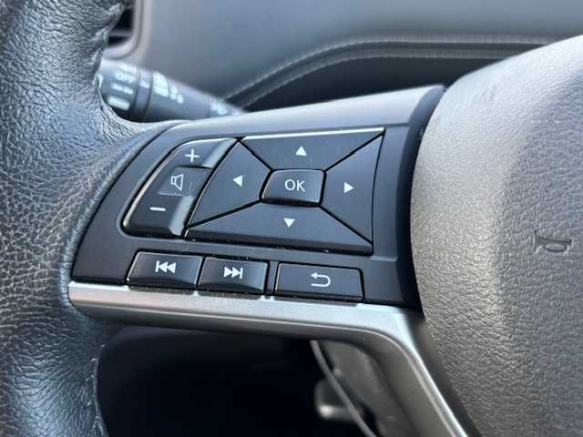 日産 セレナ ハイウェイスター プロパイロットED 宮城県 2017(平29)年 8.2万km カシミヤグレージュ 登録時走行距離　８１８７７ｋｍ/プッシュスタート/オートホールド/Wエアコン/ETC２．０/プロパイロット/コンフォートフラッシャー/後席フリップダウンモニター/純正ナビ(地図SD未挿入)/コーナーセンサー/電動ミラー/パワーステアリング/パワーウインドウ/クルーズコントロール/フロアマット純正/装着タイヤ22年製ダンロップRV505/ABS/横滑り防止装置/オートライト