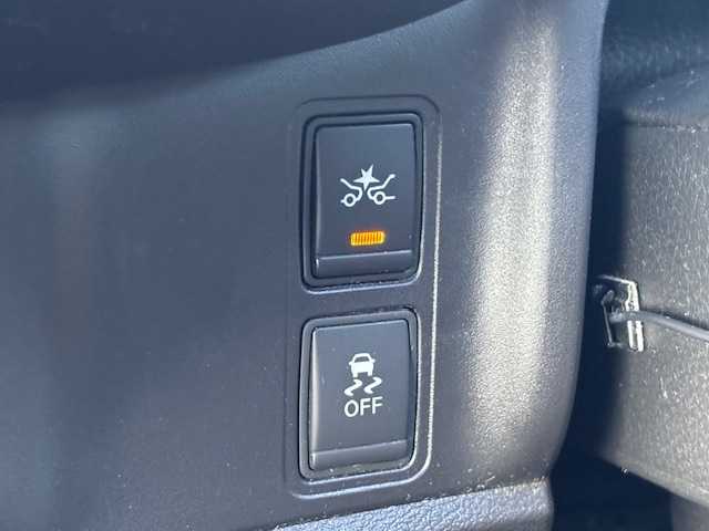 日産 セレナ ハイウェイスター プロパイロットED 宮城県 2017(平29)年 8.2万km カシミヤグレージュ 登録時走行距離　８１８７７ｋｍ/プッシュスタート/オートホールド/Wエアコン/ETC２．０/プロパイロット/コンフォートフラッシャー/後席フリップダウンモニター/純正ナビ(地図SD未挿入)/コーナーセンサー/電動ミラー/パワーステアリング/パワーウインドウ/クルーズコントロール/フロアマット純正/装着タイヤ22年製ダンロップRV505/ABS/横滑り防止装置/オートライト