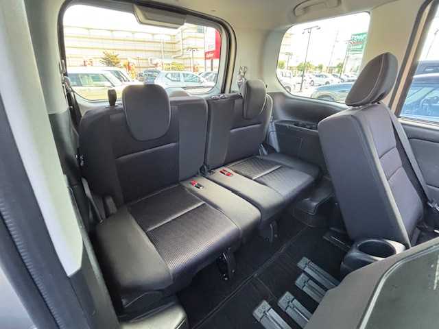 日産 セレナ ハイウェイスター プロパイロットED 宮城県 2017(平29)年 8.2万km カシミヤグレージュ 登録時走行距離　８１８７７ｋｍ/プッシュスタート/オートホールド/Wエアコン/ETC２．０/プロパイロット/コンフォートフラッシャー/後席フリップダウンモニター/純正ナビ(地図SD未挿入)/コーナーセンサー/電動ミラー/パワーステアリング/パワーウインドウ/クルーズコントロール/フロアマット純正/装着タイヤ22年製ダンロップRV505/ABS/横滑り防止装置/オートライト