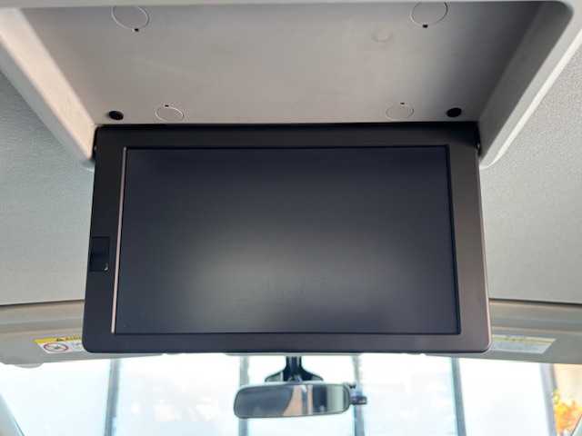 日産 セレナ ハイウェイスター プロパイロットED 宮城県 2017(平29)年 8.2万km カシミヤグレージュ 登録時走行距離　８１８７７ｋｍ/プッシュスタート/オートホールド/Wエアコン/ETC２．０/プロパイロット/コンフォートフラッシャー/後席フリップダウンモニター/純正ナビ(地図SD未挿入)/コーナーセンサー/電動ミラー/パワーステアリング/パワーウインドウ/クルーズコントロール/フロアマット純正/装着タイヤ22年製ダンロップRV505/ABS/横滑り防止装置/オートライト