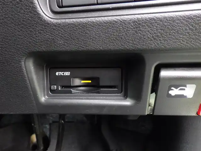 日産 セレナ ハイウェイスター V 千葉県 2023(令5)年 3万km プリズムホワイト エマージェンシーブレーキ/プロパイロット/インテリジェントクルーズコントロール/インテリジェントルームミラー/ハンズフリー両側パワースライドドア/純正コネクトナビ/地デジTV/【Bluetooth接続】/【Apple CarPlay　Android Auto対応】/アラウンドビューモニター/ドライブレコーダー/ワイヤレス充電/革巻きステアリング/ステアリングスイッチ/ETC/LEDヘッドライト/フォグライト/ウインカーミラー/コーナーセンサー/純正16インチアルミホイル/サイド/カーテンエアバッグ/インテリジェントキー